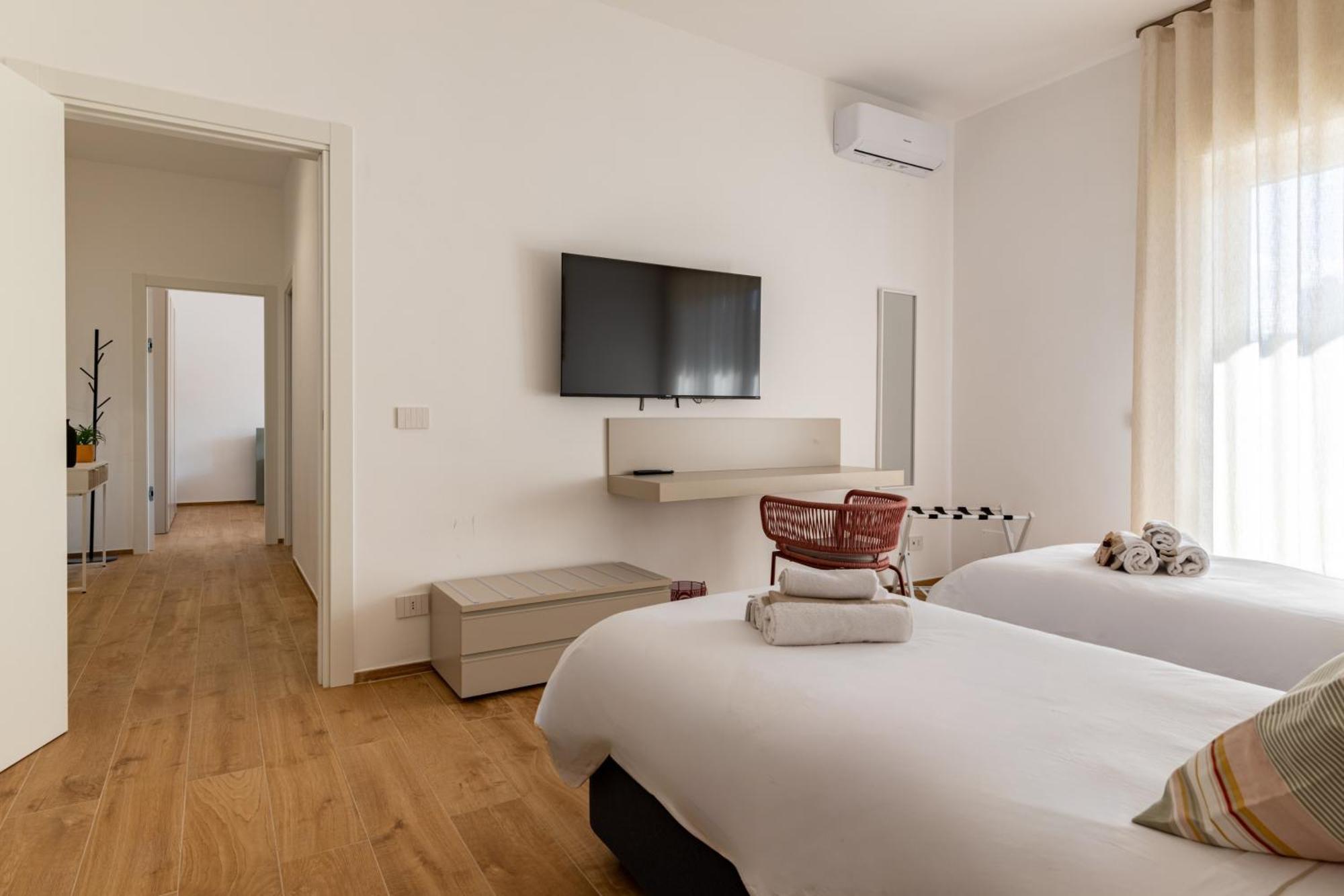 New Elegant 2 Bedroom Apt. Near Parco 2 Giugno Apartamento *