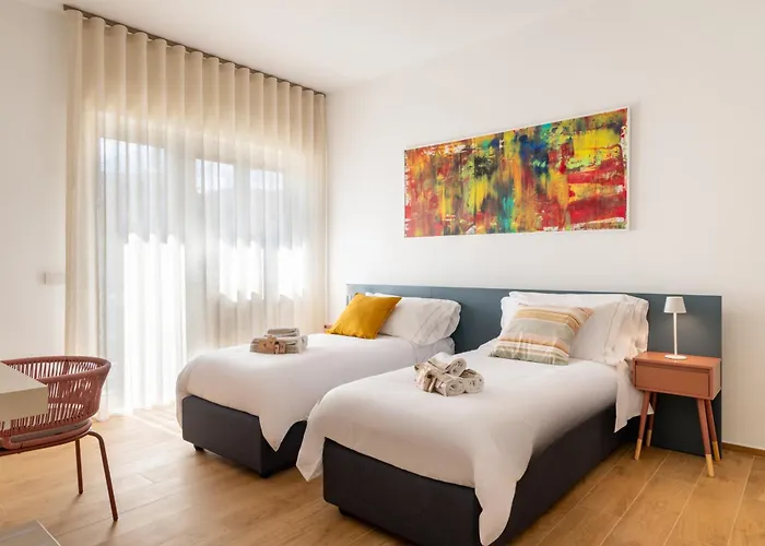 New Elegant 2 Bedroom Apt. Near Parco 2 Giugno